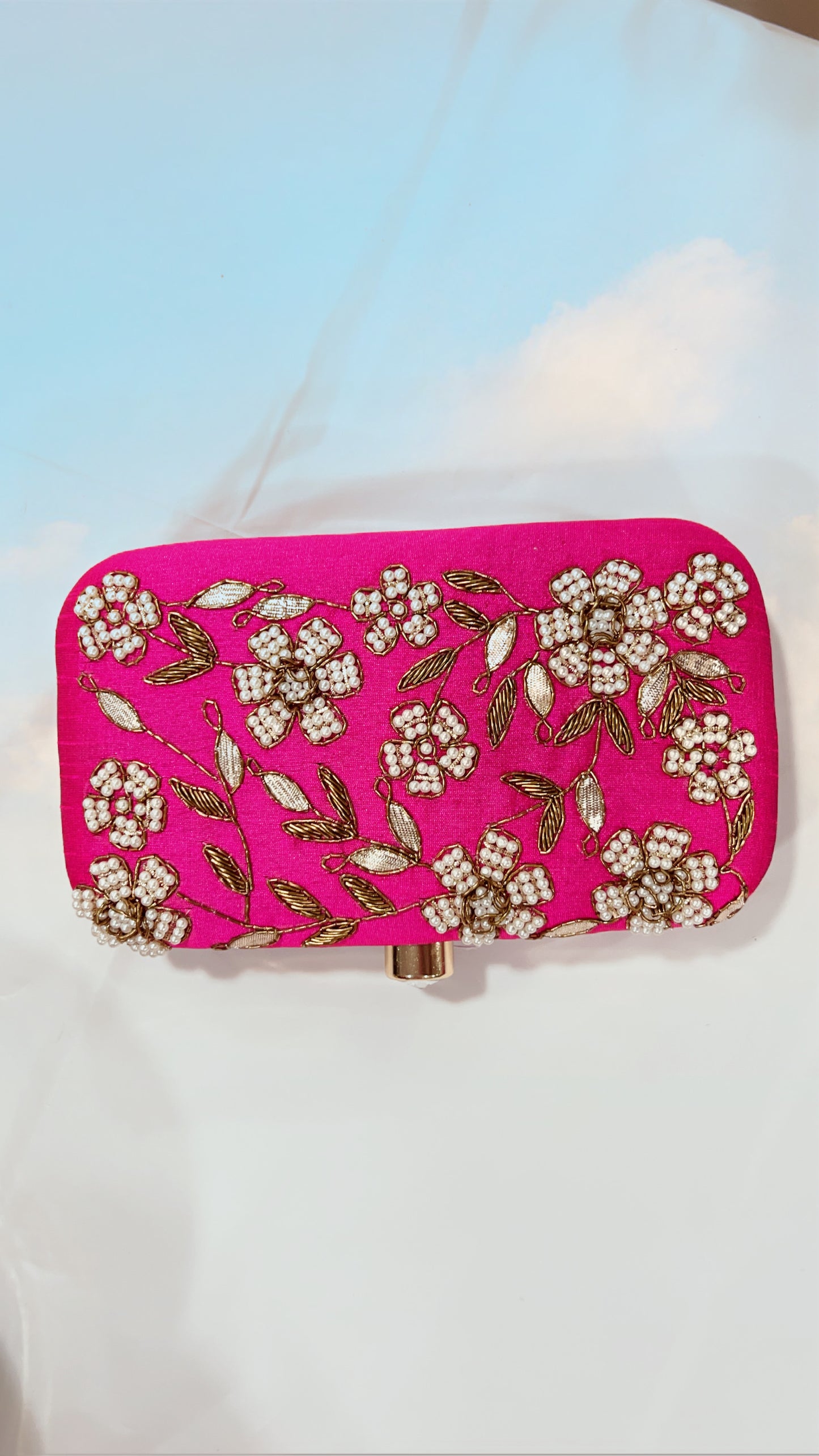 Elegant Pink Designer Clutch – A Touch of Luxe